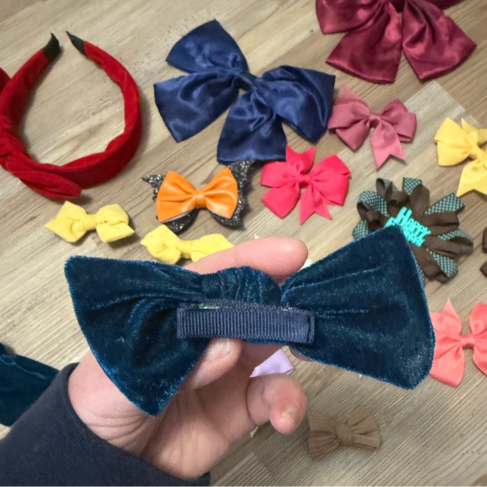 17 Colorful Bow and 1 Headband - Picture 4 of 4